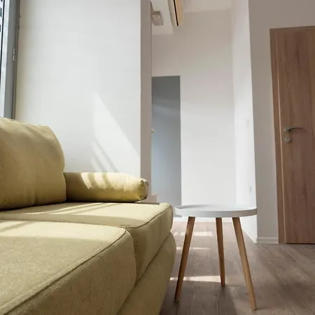 Apartament Aura *